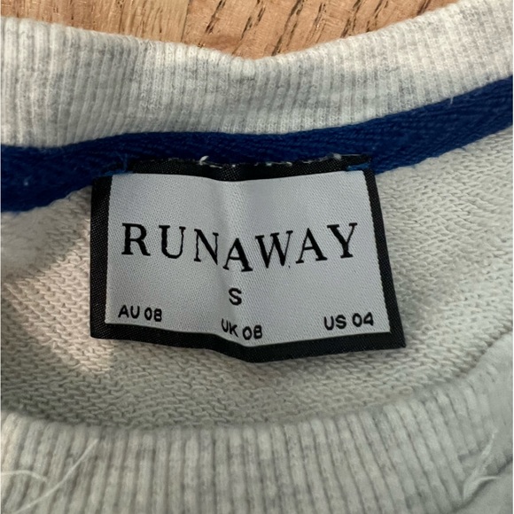 Runaway the Label Crewneck - Picture 4 of 5